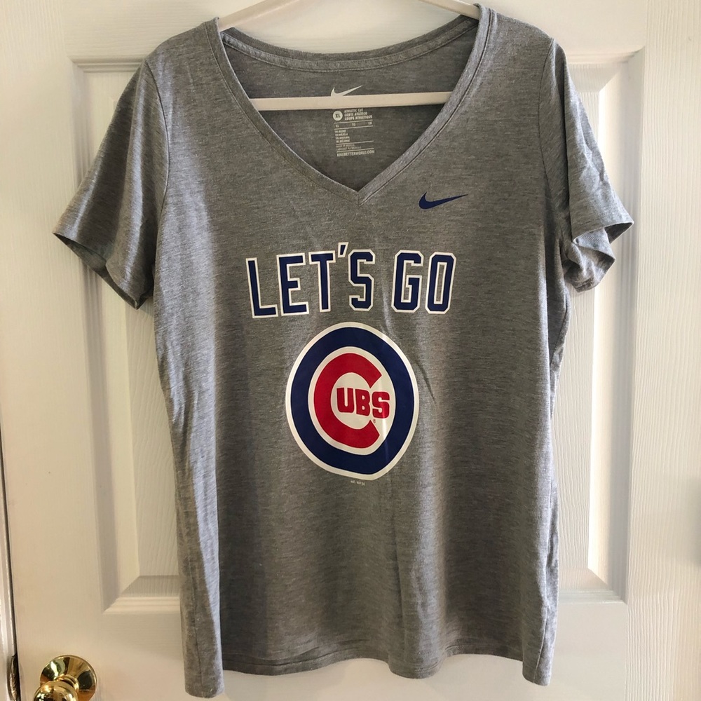 Nike Cubs V-Neck T-Shirt | XL